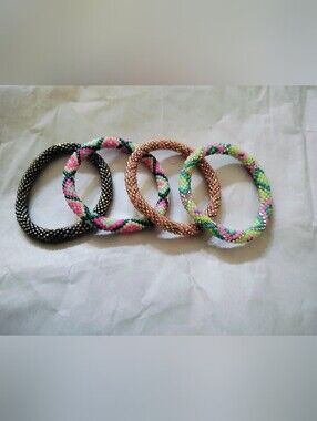 Vintage Roll-On Seed Bead Bangle Bracelets Set Hand-Beaded Bangle Stackable (4)
